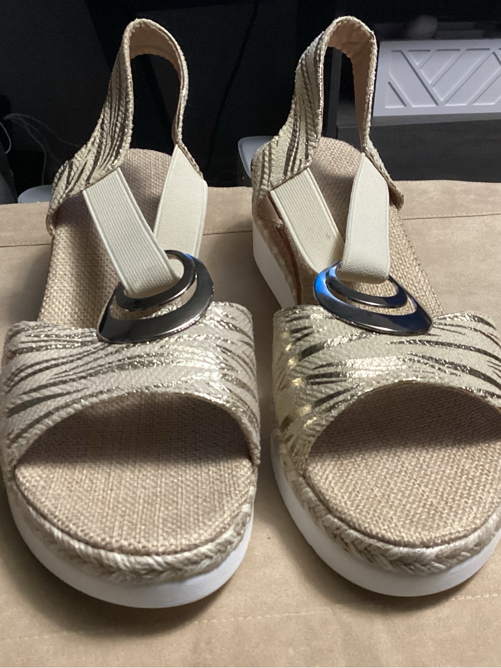 Source Unknown Beige Espadrille Wedge Sandals with Metallic Accents